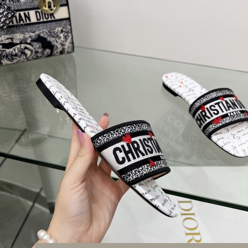 ch**an D*or slippers